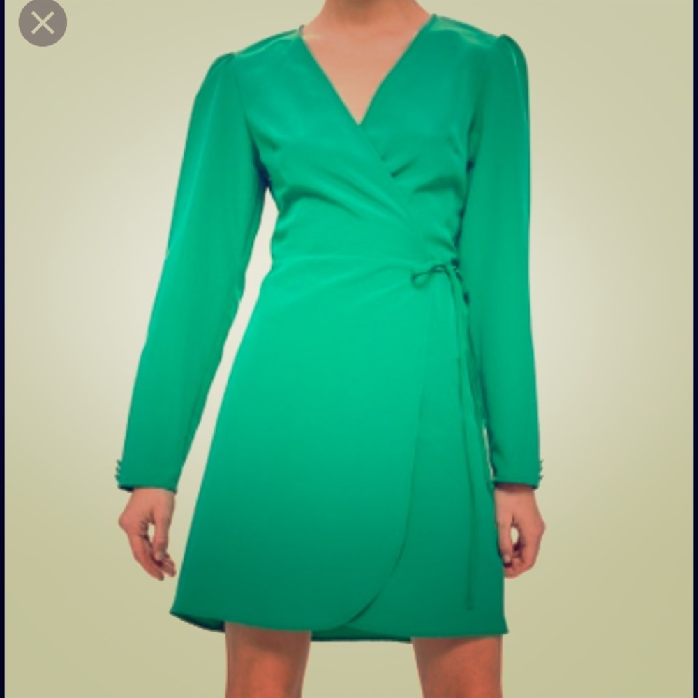 New Topshop Petite Crepe wrap mini Dress. Size 2